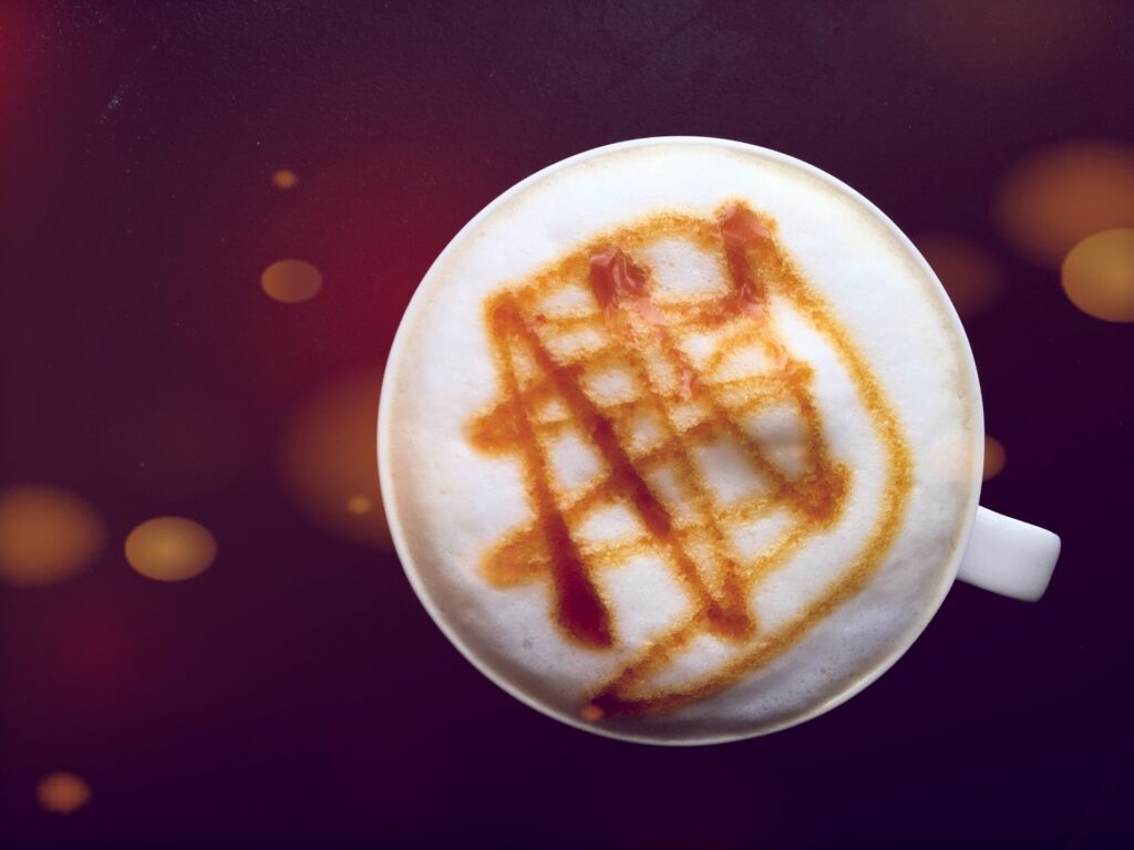 カプチーノは、エスプレッソにスチームミルクとフォームドミルクを加えたイタリア発祥のコーヒー飲料